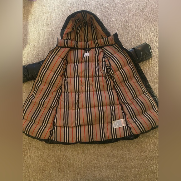 Little girls Burberry puffer coat